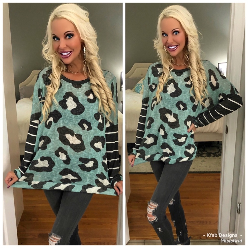 🥰LAST 1! Animal Print Pattern Block Mint Tunic! - Picture 2 of 7